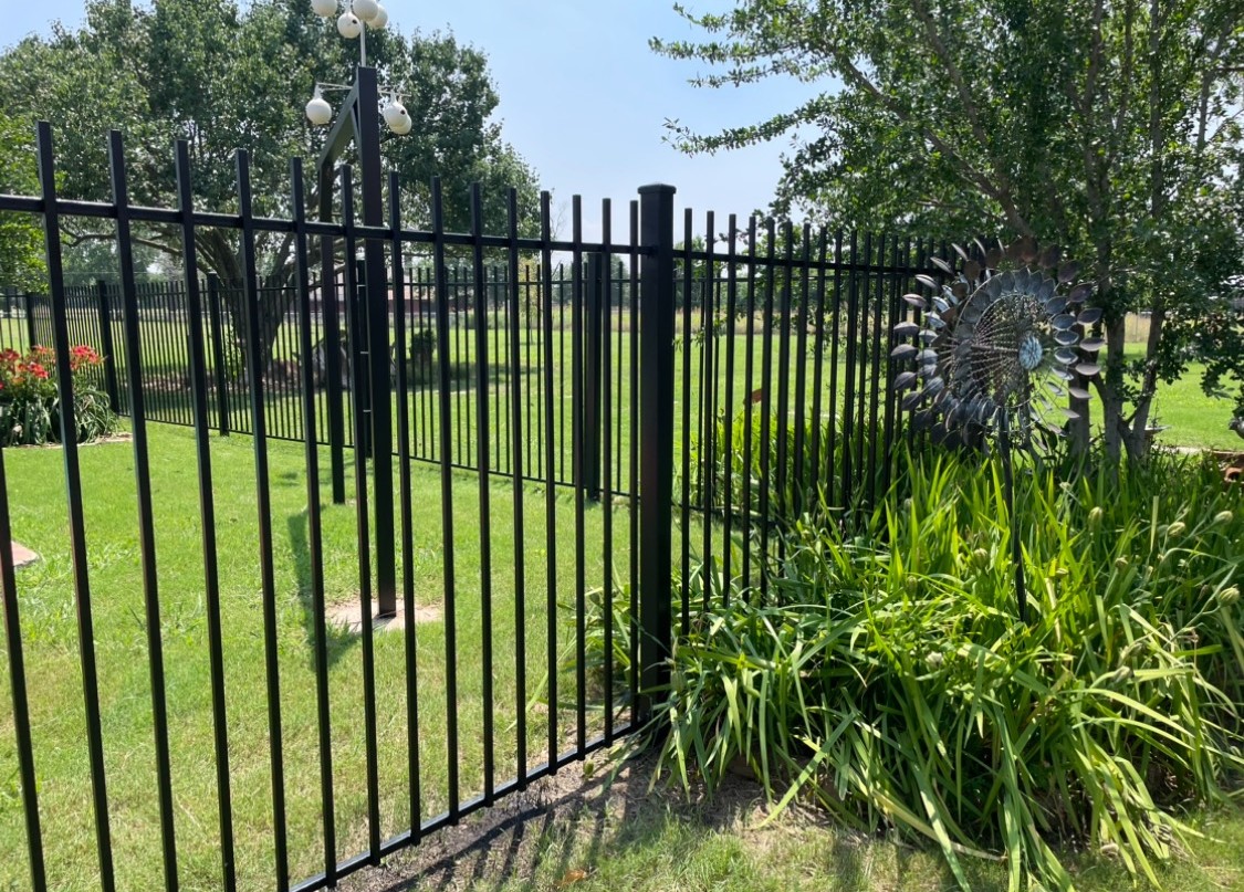 Corner fence detail